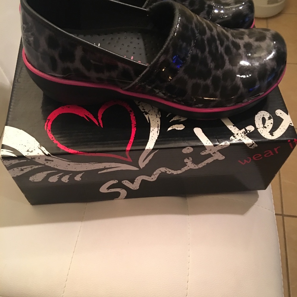 Nursing shoes smitten brand